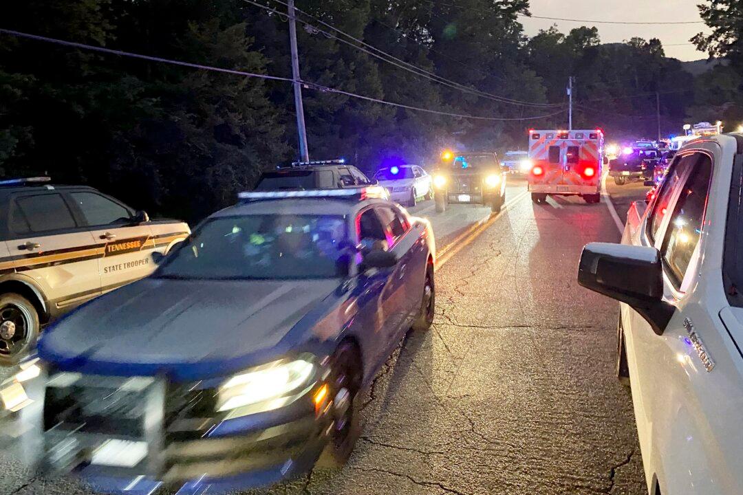 Freeway Crash Kills 6 Youths Thrown From Car in Tennessee