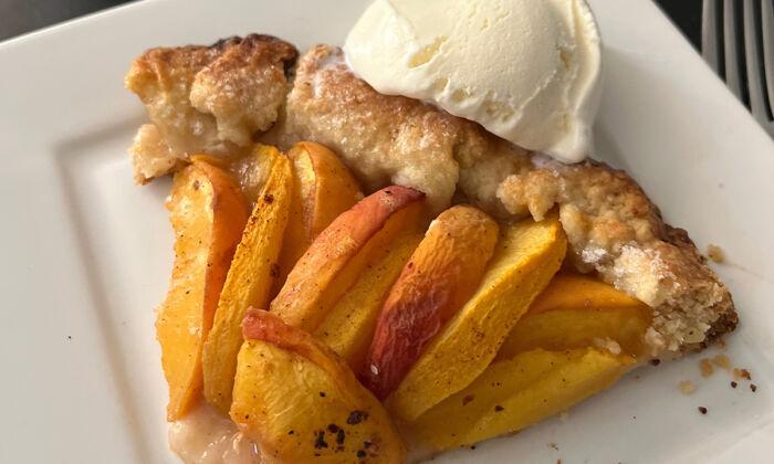 This Crostata Is Easy Peachy
