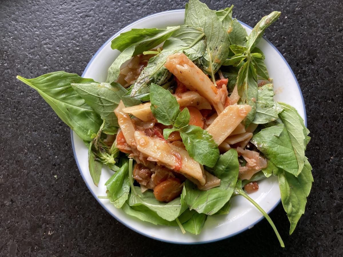 Soft Tomatoes? Turn Them Into This Fast, Fresh, Ultra-Summery Pasta