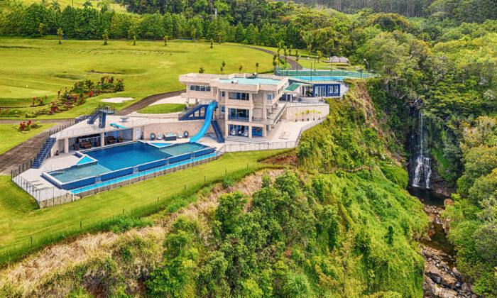 A Slice of Hawaiian Heaven Up for Auction