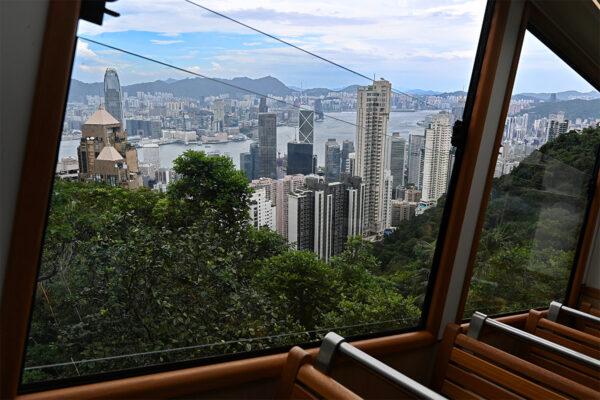 The window size of the new tram is 30 percent larger than before. Aug. 26, 2022.  (Sung Pi-Lung/The Epoch Times)