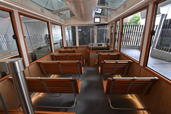 There are 22 more seats facing downslope to make it easier for people to see Victoria Harbour. Aug. 26, 2022.  (Sung Pi-Lung/The Epoch Times)
