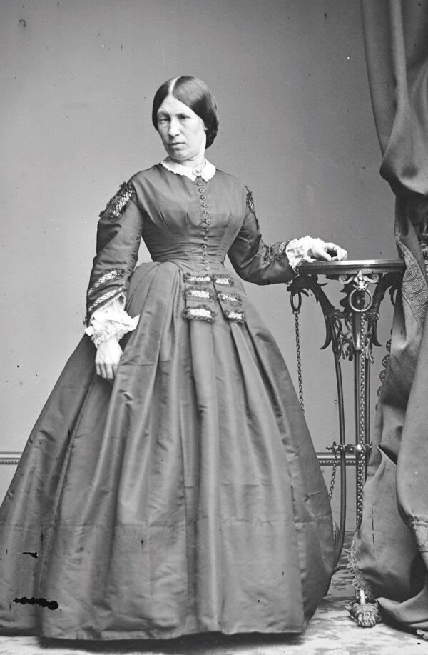 Rare frontfacing photograph of Julia from the Mathew Brady Studio, 1864. (Public domain)