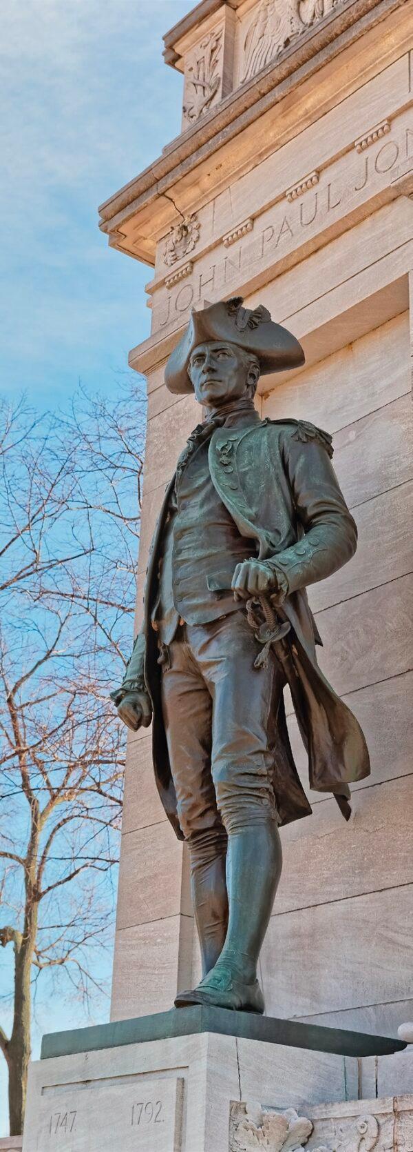 Bronze statue of Jones at the John Paul Jones Memorial in West Potomac Park, Washington, D.C. (OPIS Zagreb/Shutterstock)