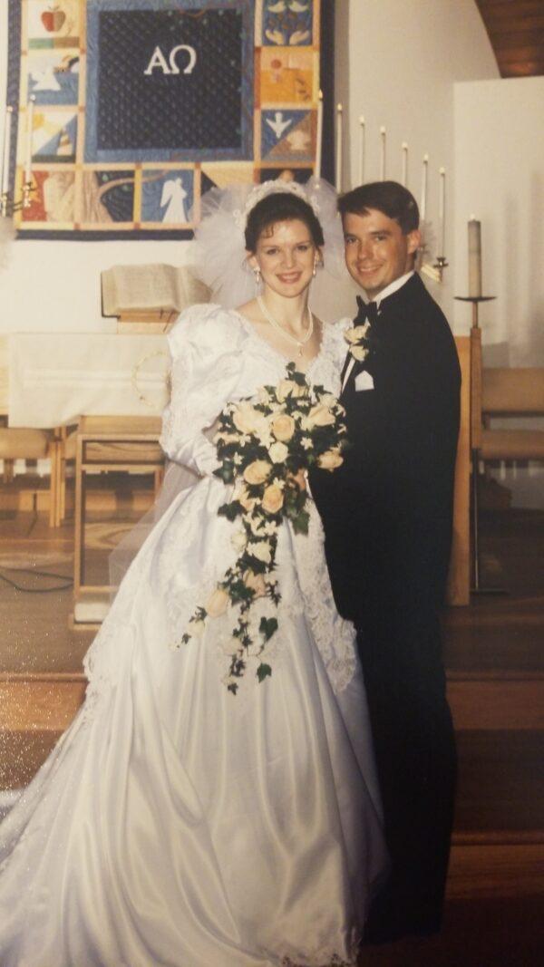 A wedding photo of Tracy Shannon with her husband in 1994. (Courtesy of Tracy Shannon)