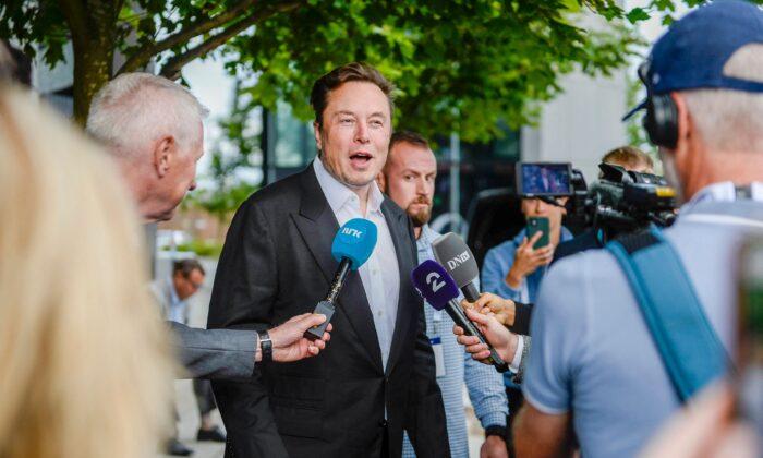 Elon Musk Says Self-Driving Teslas May Be Released in US, Europe by End of Year