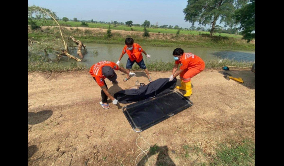 Bodies are being pulled out of a river in a town in Myanmar (Courtesy of Ms. Anna)