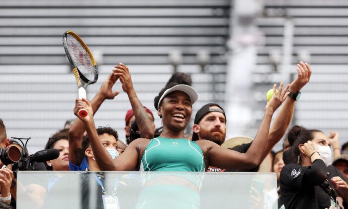 US Open Roundup: Venus Williams Out in US Open 1st Round