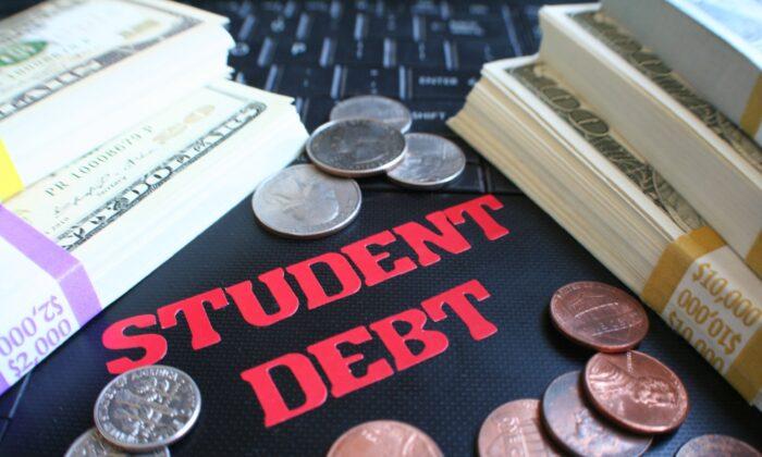 Many Student-Loan Borrowers at Risk of Defaulting, Consumer Protection Bureau Warns