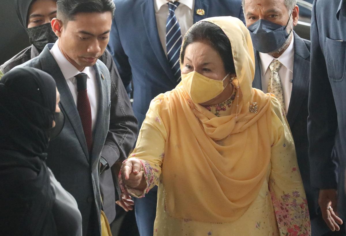 Malaysia's Former First Lady Rosmah Sentenced to 10 Years in Jail for Graft