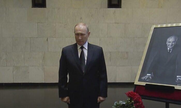 Putin Pays Tribute to Gorbachev but Won't Attend His Funeral