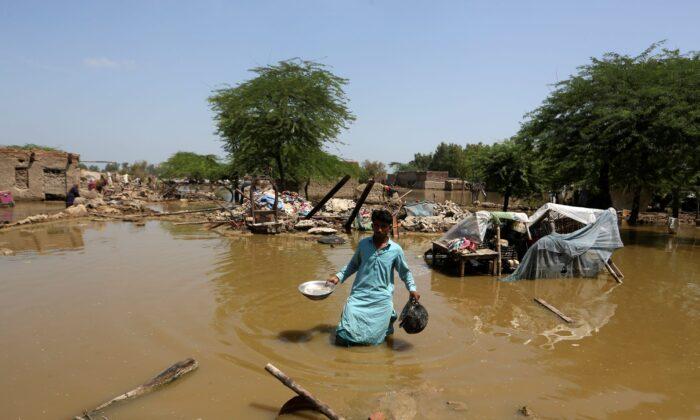 Waterborne Diseases Spread Among Flood Victims in Pakistan