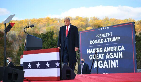 Donald Trump, who was then-U.S. president, arrives to speak at a "Make America Great Again" rally in Newtown, Pennsylvania, on Oct. 31, 2020. (Mandel Ngan/AFP via Getty Images)
