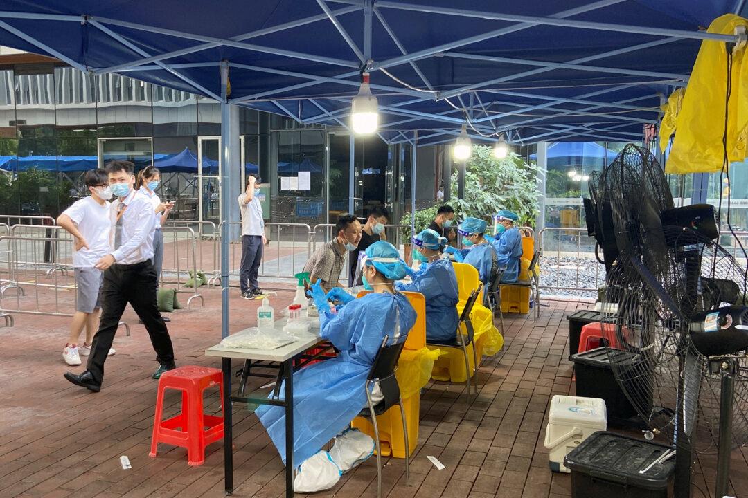 China’s Shenzhen to Adopt Tiered COVID-19 Measures; Chengdu Extends Lockdown