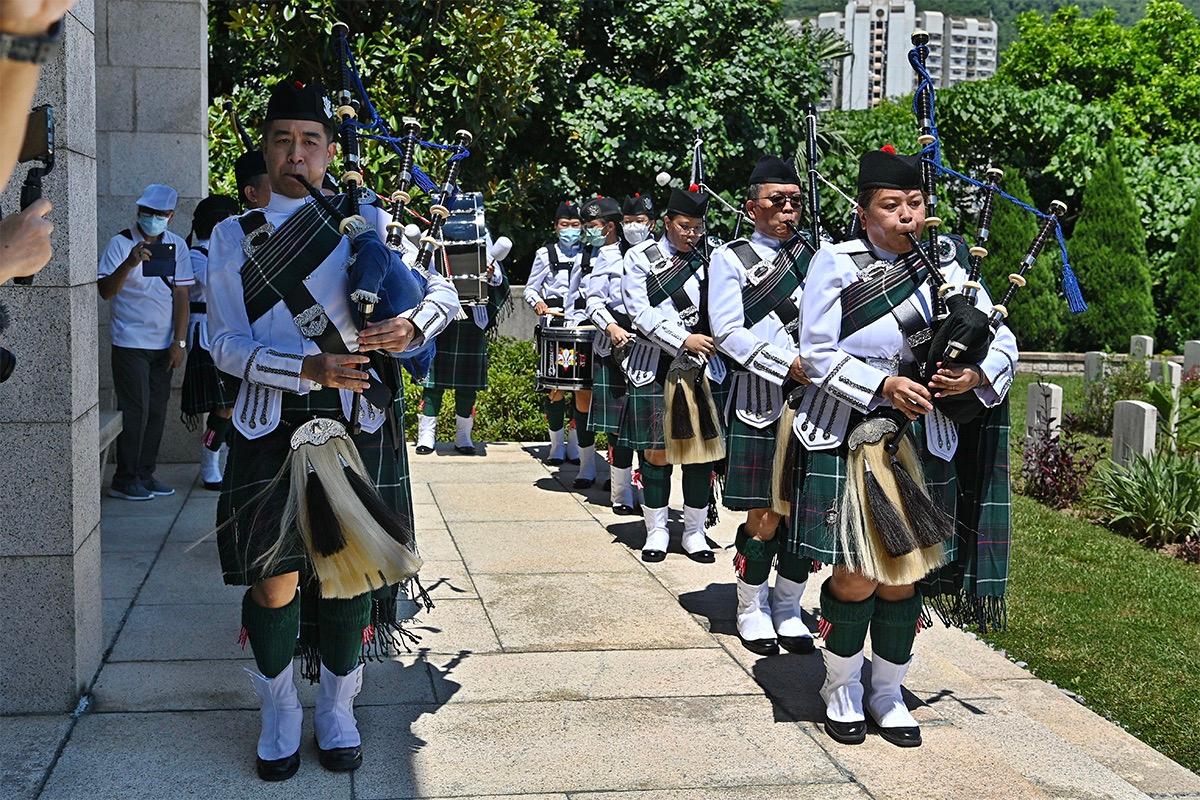 A pipe band at the Hong Kong Liberation Day ceremony on Sept. 4, 2022. (Sung Pi-Lung/The Epoch Times)