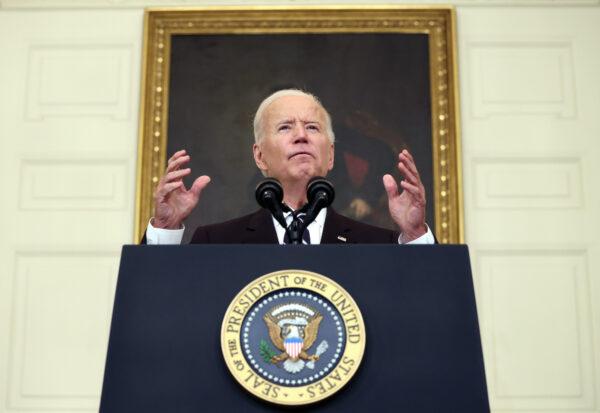  U.S. President Joe Biden speaks about combatting the coronavirus pandemic in the State Dining Room of the White House on Sept. 9, 2021, in Washington, DC. (Kevin Dietsch/Getty Images)