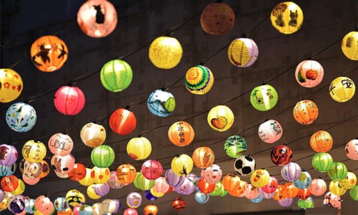 Handmade Rare Chinese Lanterns Light Up the Mid-Autumn Festival