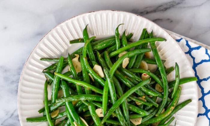 15-minute Garlic Green Beans Are a Forever Favorite Side Dish