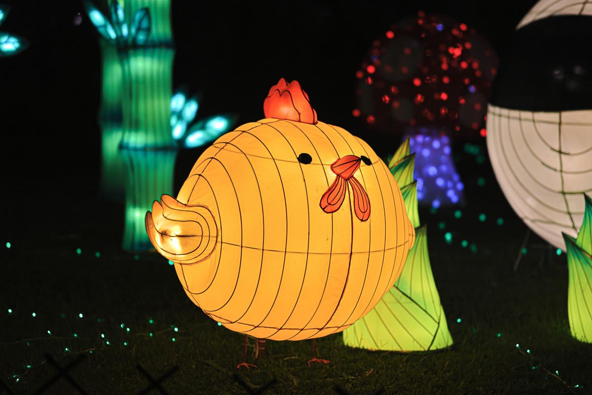 Animal-shaped lanterns on the grass in Tai Po Waterfront Park on Sep 7, 2022. (TM Chan/The Epoch Times)