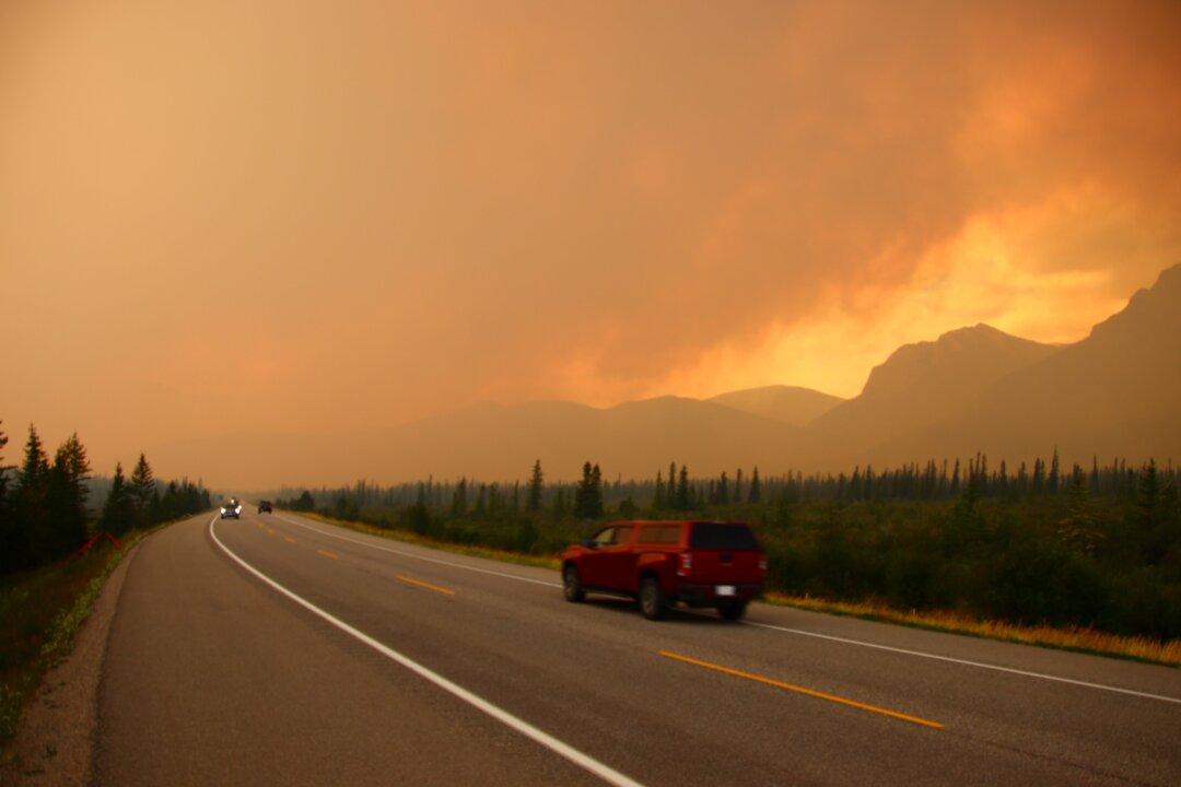 ‘Situation Remains Precarious’: Jasper Struggles With Power Outages as Wildfire Rages On