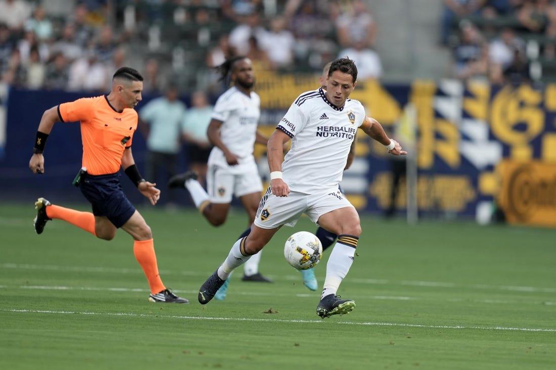 Chicharito Scores First, Last as Galaxy Draw With SKC