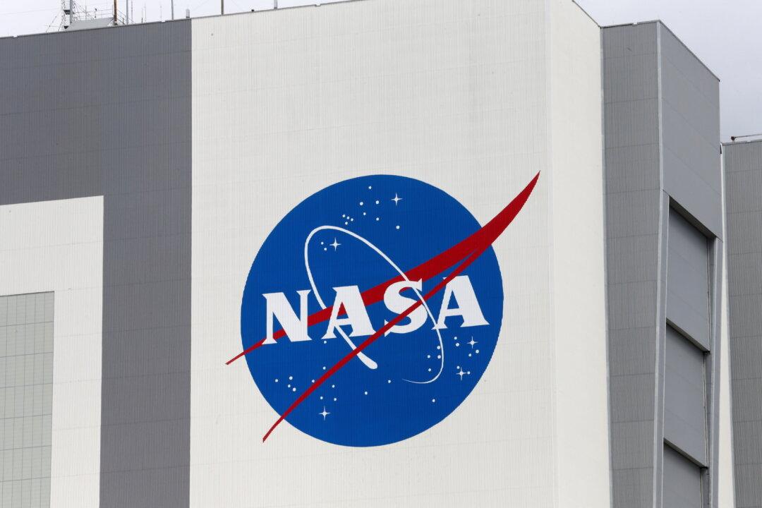 NASA Orders 5 More Astronaut Missions From Musk’s SpaceX in $1.4 Billion Deal
