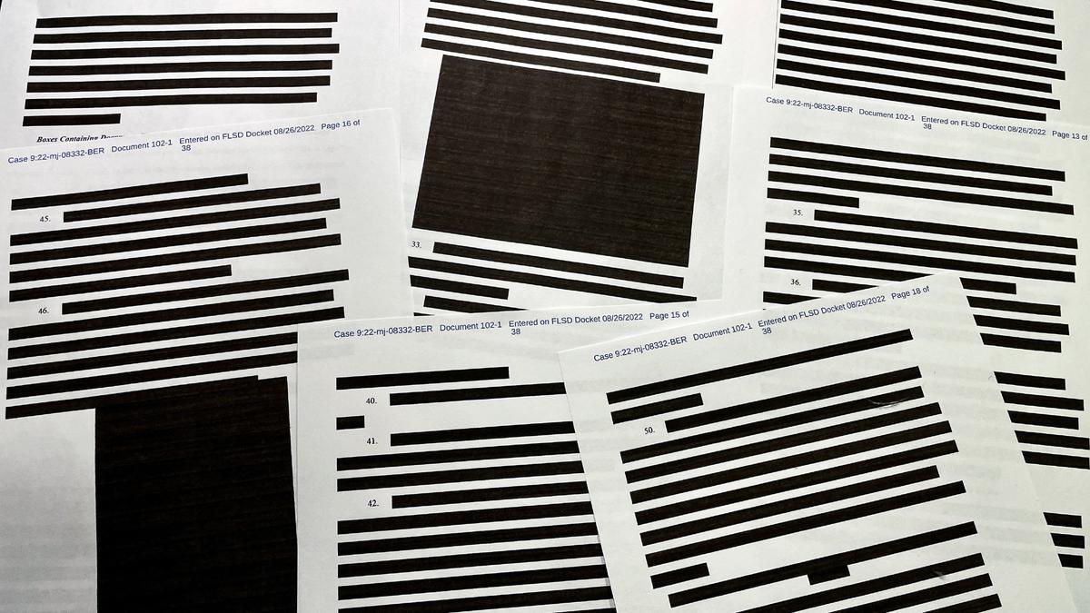 Feds’ Secrecy and Perceived Political Motives in Trump, Biden Probes Erode Public Trust: Analysts