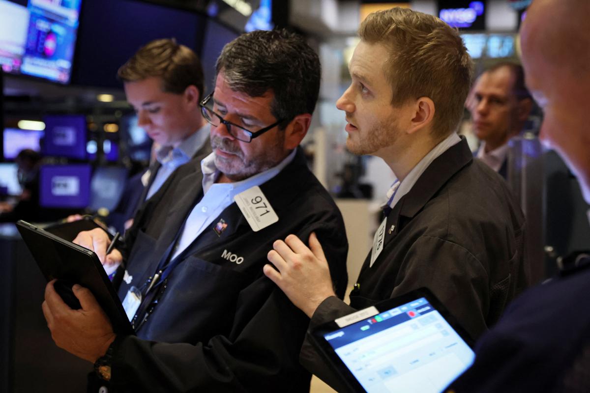 Wall Street Climbs at Open After August Jobs Report