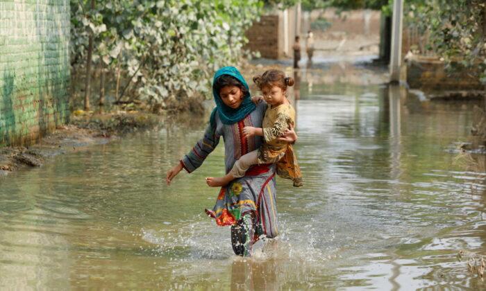 Pakistan Flood Death Toll Tops 1,300