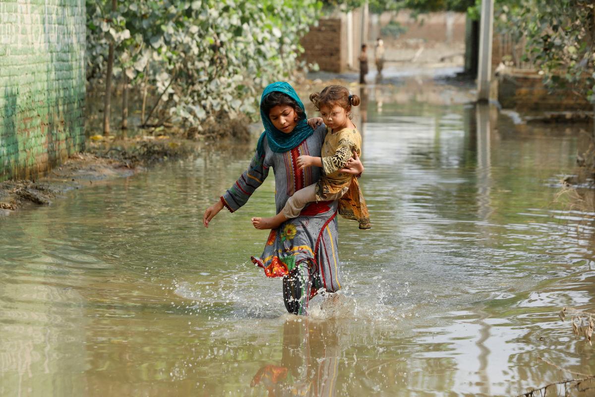 Pakistan Flood Death Toll Tops 1,300