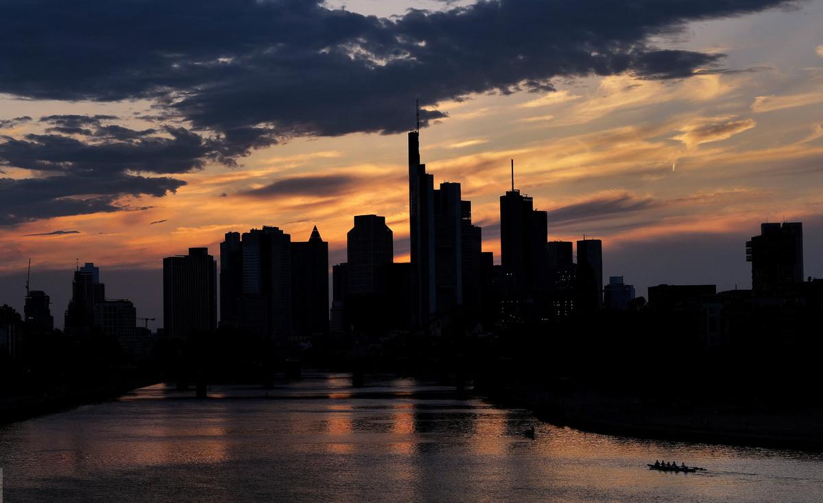Germany Heading for Recession Despite New Relief Plan: Economists