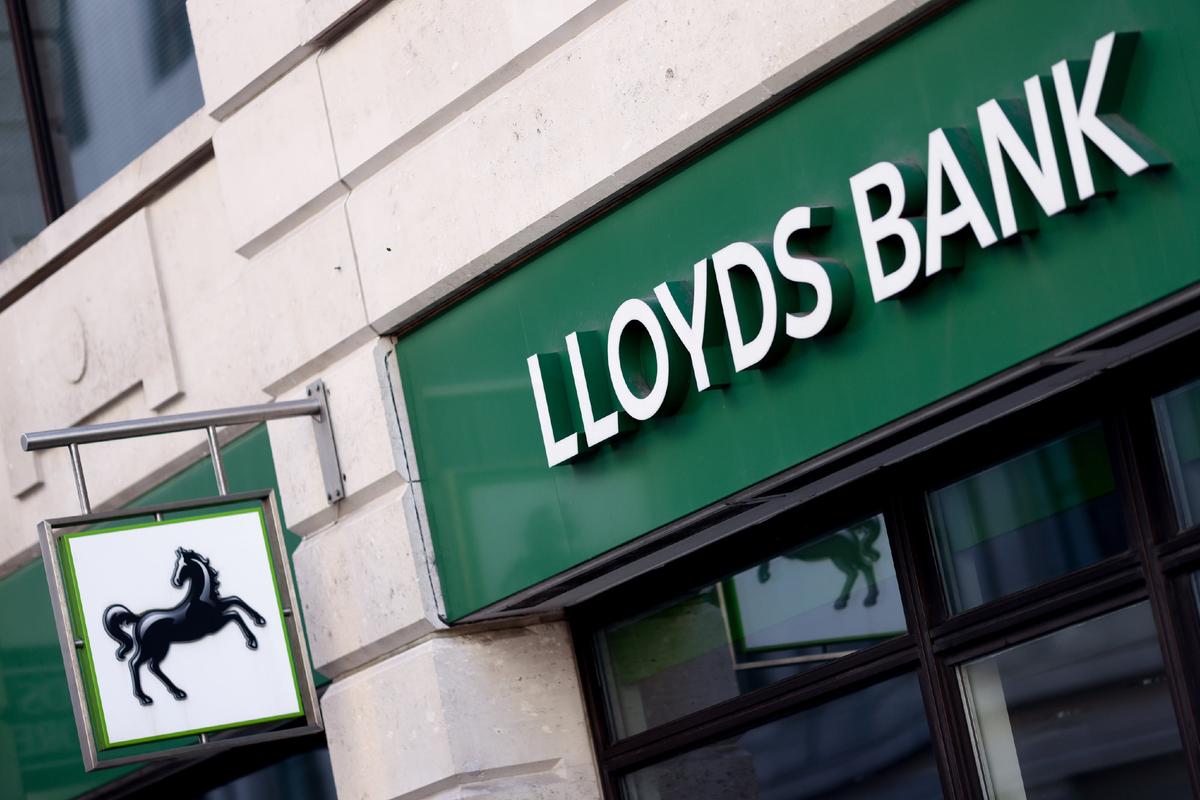 Britain’s Lloyds Racks up $350 Million of Likely Scam COVID Loans