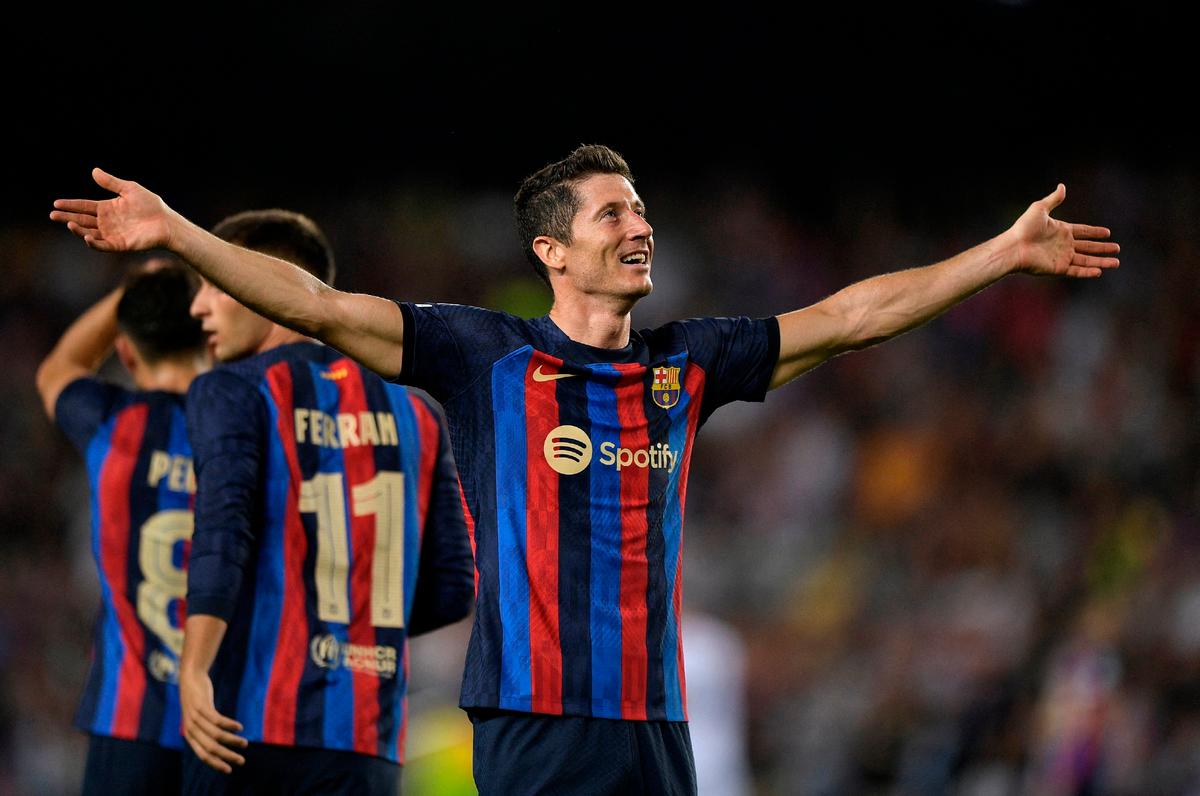 Barcelona’s Lewandowski Bags Hat-Trick in Champions League Bow