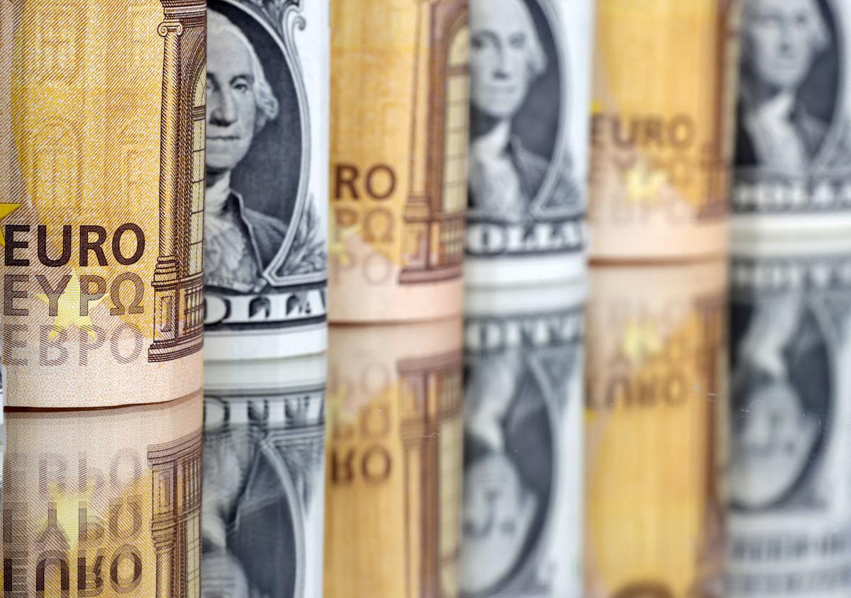 US Dollar Index Hits Highest Level in 2 Years, Euro Falls