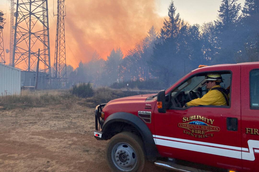 Oregon Adopts California Fire Tactic, Shuts Power Amid High Winds