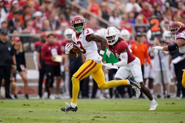  Southern California wide receiver Jordan Addison (3) runs after catching a pass to score a 22-yard touchdown against Stanford during the first half of an NCAA college football game in Stanford, Calif., on Sept. 10, 2022. (Godofredo A. Vasquez/AP Photo)