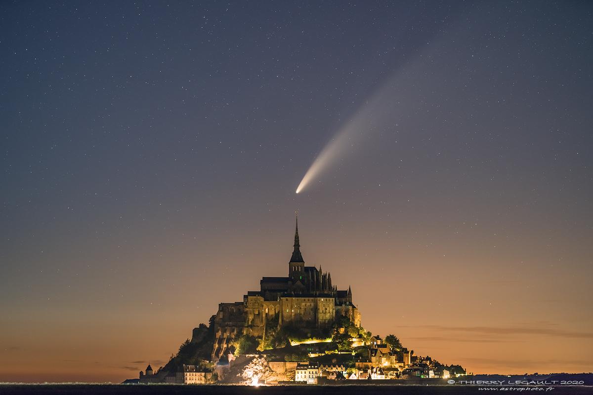 The Comet Neowise over the Mont Saint Michel in Normandy, France. (Courtesy of <a href="http://www.astrophoto.fr/">Thierry Legault</a>)