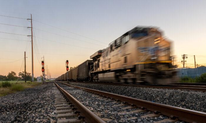 Tentative Deal Reached With Rail Workers to Avert Strike, Shipping Chaos