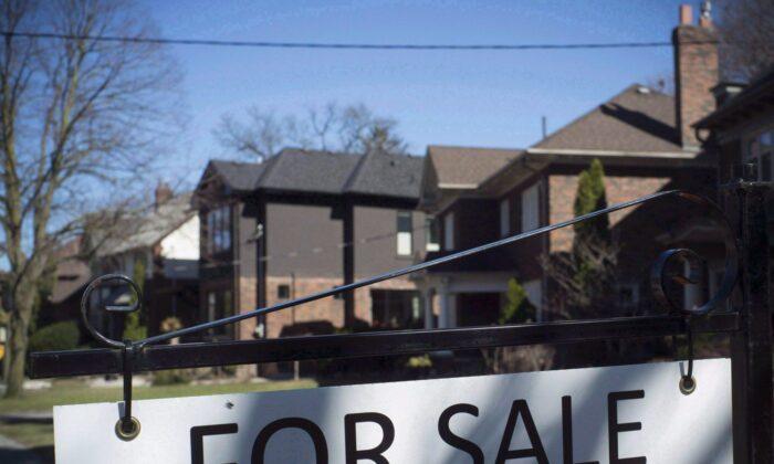 Canadian Home Prices Will Fall With Fewer Sales Expected in 2022: CREA