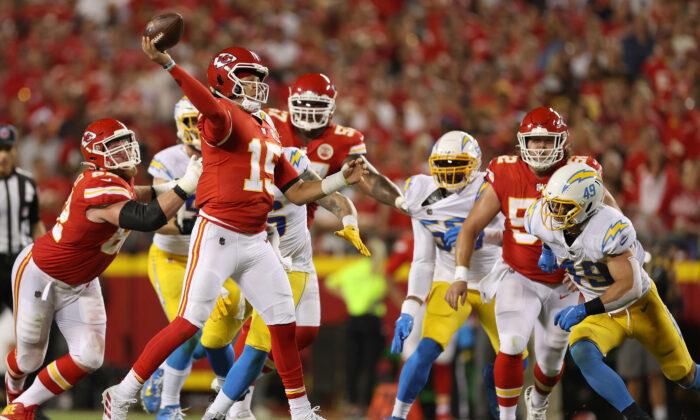 Chiefs Rally Past Chargers 27–24 in Early AFC West Showdown