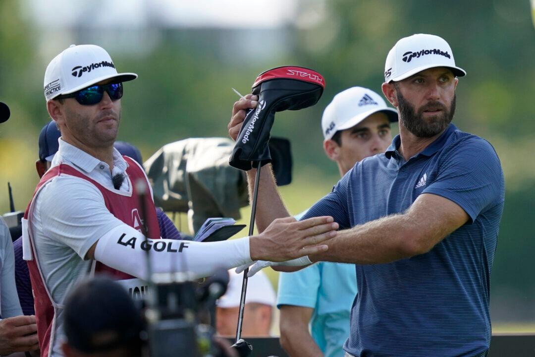 Dustin Johnson Stays in Groove, Opens With 63 at LIV—Chicago