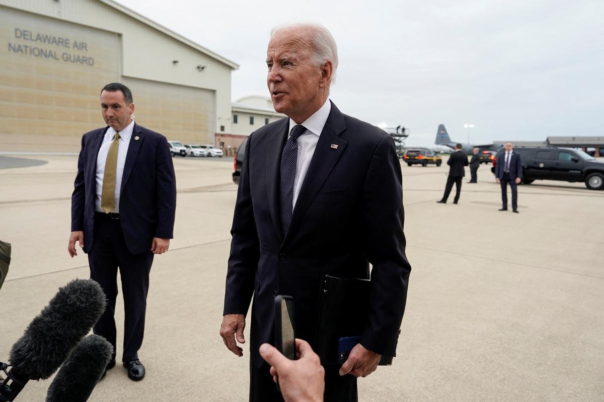 Biden Meets Families of Russian-Held Detainees Griner, Whelan