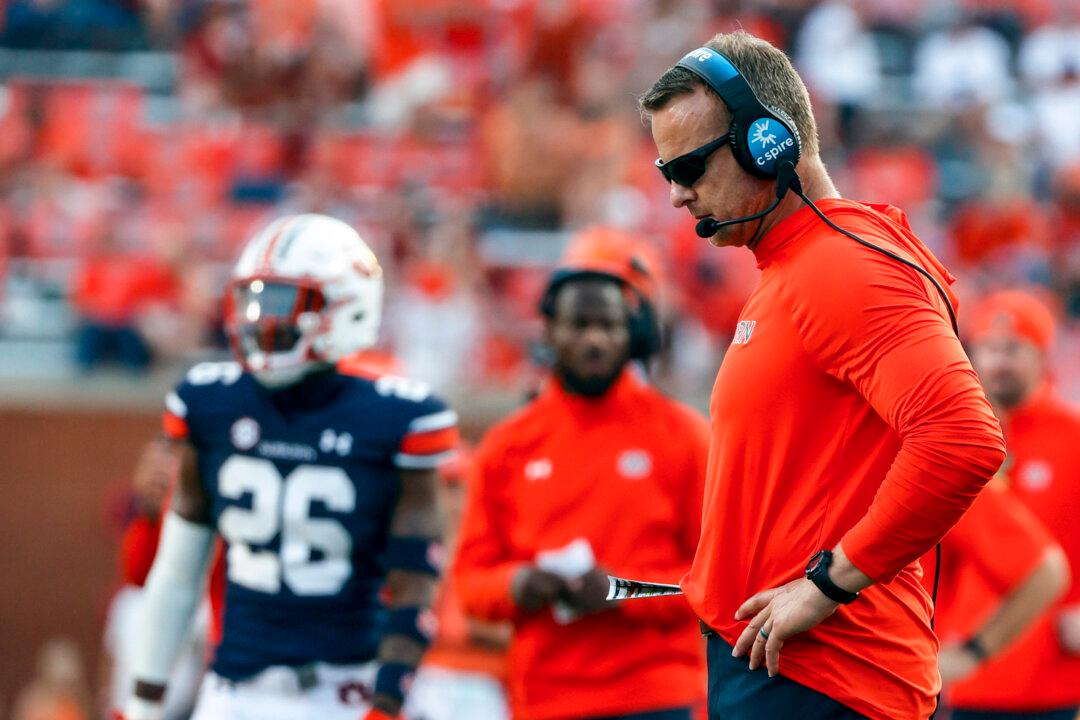 College Football AP Top 25 Takeaways: Veteran QBs Clifford, Nix Deliver Big