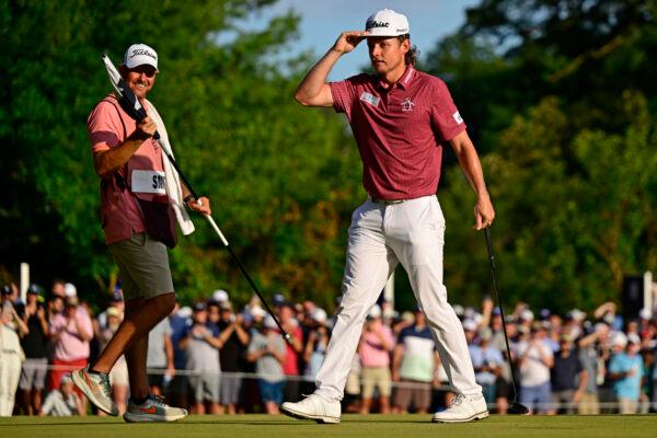 Team Captain Cameron Smith of Punch GC reacts after winning the individual title on the 18th green during the Final Round of the LIV Golf Invitational—Chicago at Rich Harvest Farms in Sugar Grove, Ill., on Sept. 18, 2022. (Quinn Harris/Getty Images)