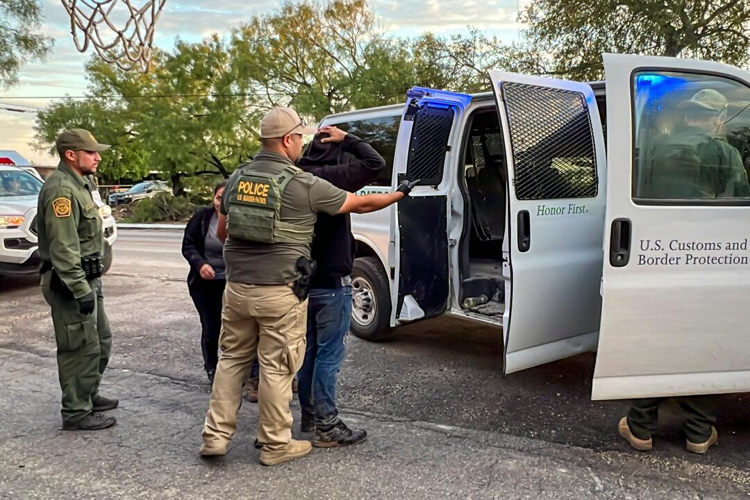 Texas Senate Approves Bill Creating New Crime for Illegal Border Crossing