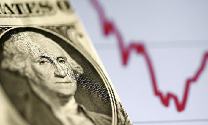 Dollar Retreats for Now, as Investors Await US Jobs Data