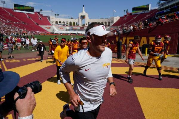Southern California head coach Lincoln Riley runs off the field after his team warmed up before an NCAA college football game against Rice in Los Angeles, on Sept. 3, 2022. (Ashley Landis/AP Photo)