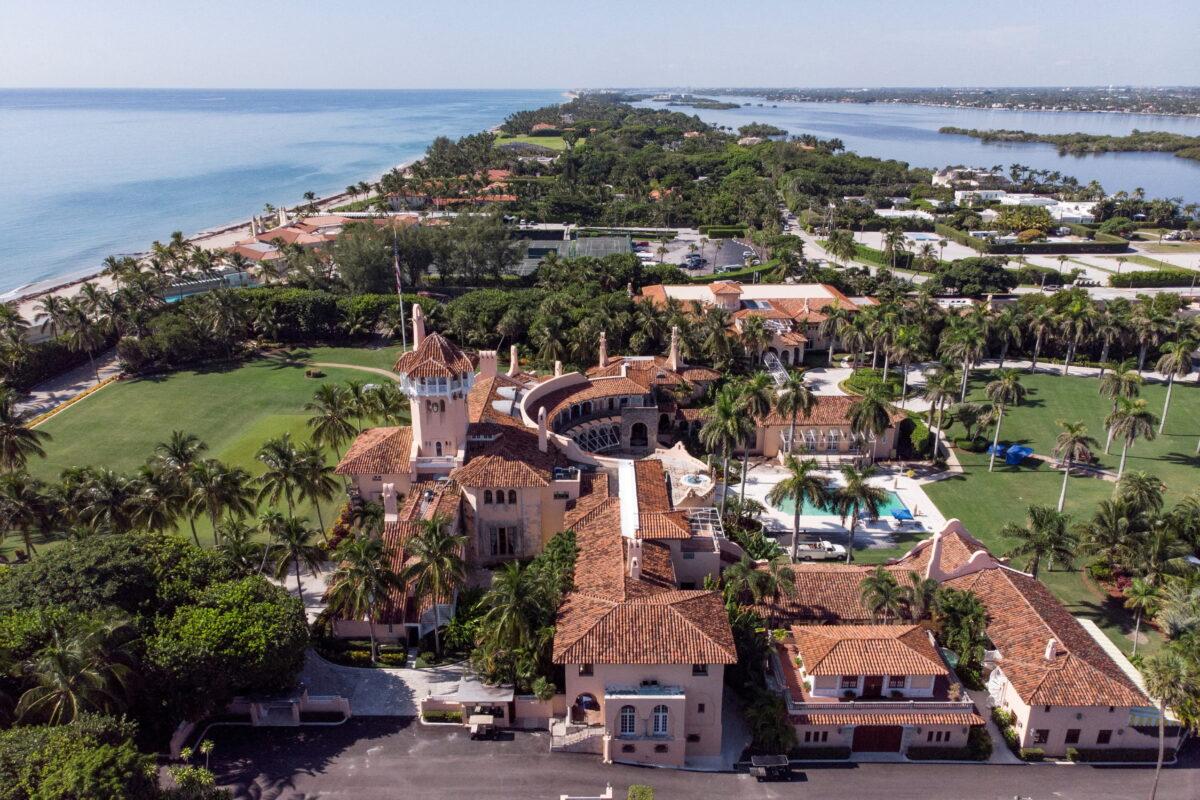 An aerial view of former U.S. President Donald Trump’s Mar-a-Lago home after FBI agents raided it, in Palm Beach, Fla., on Aug. 15, 2022. (Marco Bello/Reuters)