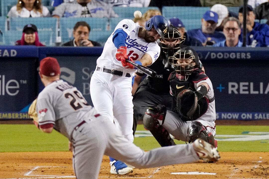 Kershaw Ks10, Dodgers Beat Diamondbacks 5–2