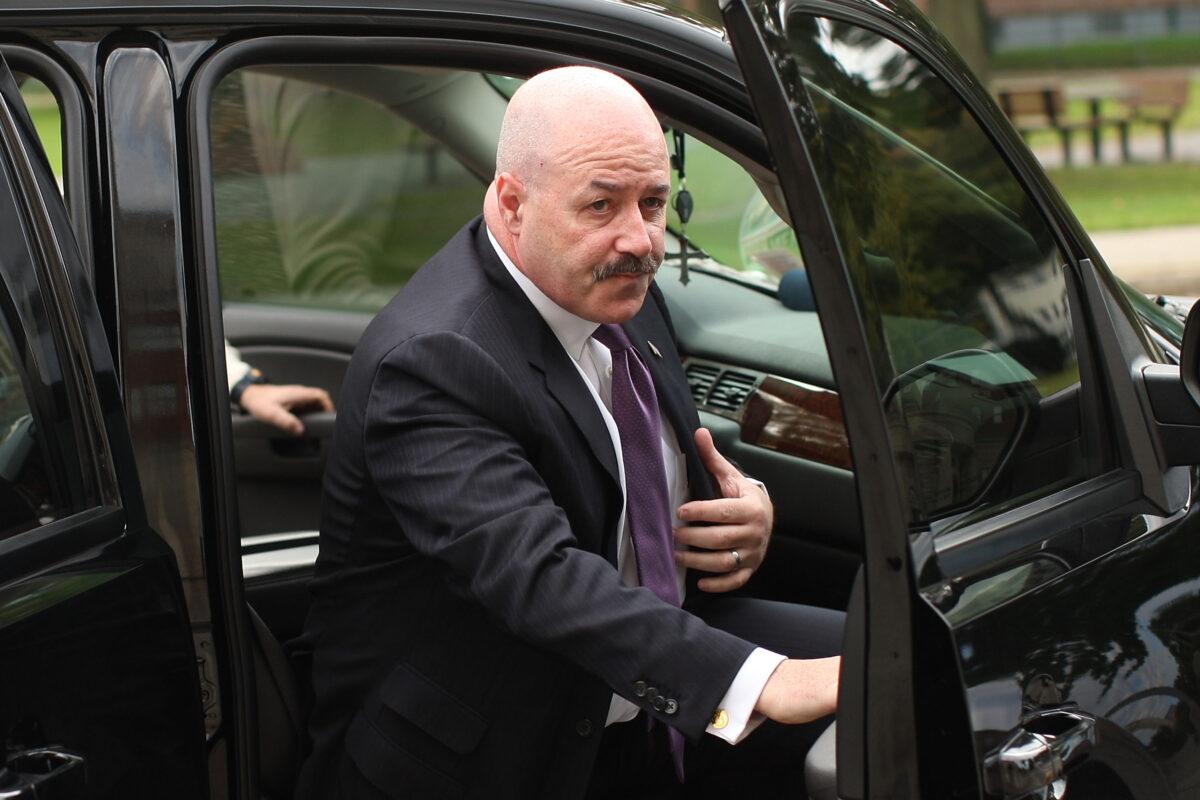 Former New York City police Commissioner Bernard Kerik enters the courthouse for a pre-trial hearing in White Plains, N.Y. on Oct. 20, 2009. (Spencer Platt/Getty Images)